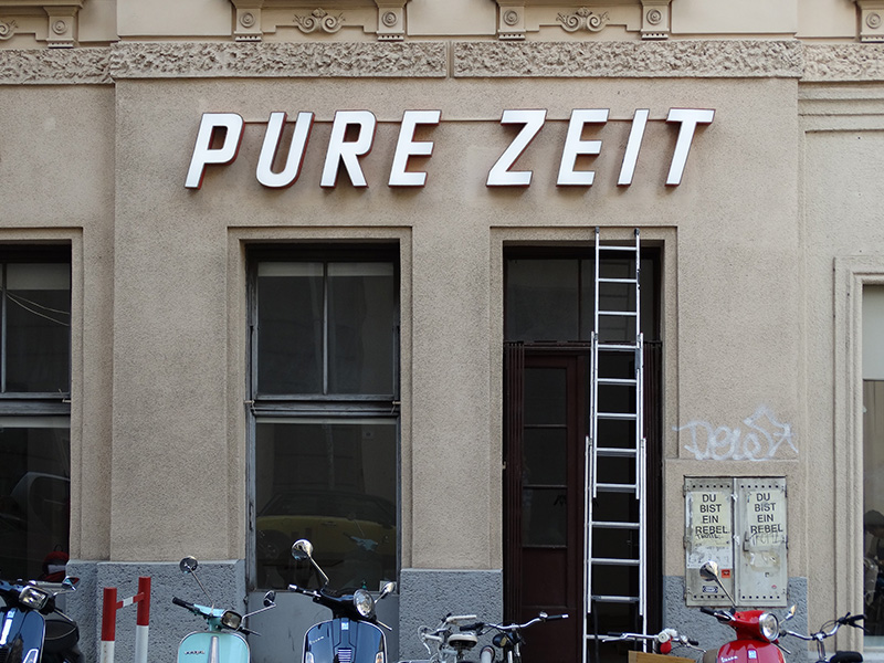 PURE ZEIT leiter